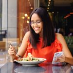 WiFi en restaurantes: cómo estar conectado mientras disfrutas de tu comida